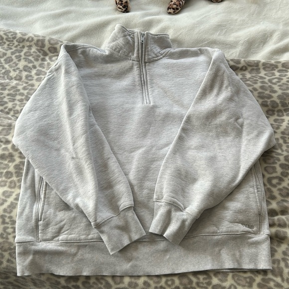 Aritzia cozy fleece Crewneck - Picture 1 of 3